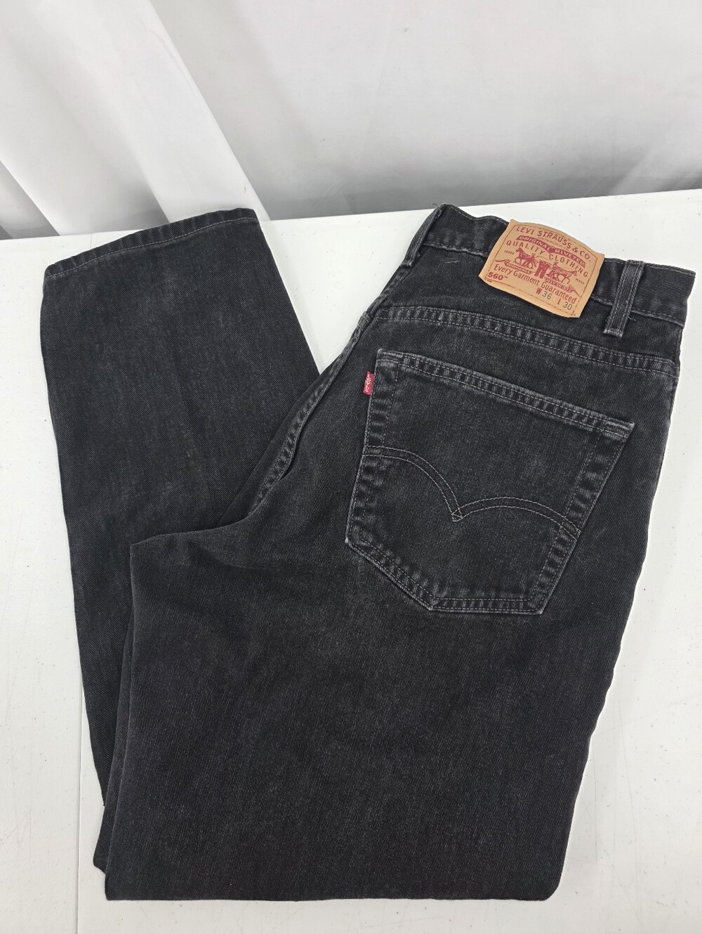 Vintage Levis 560 Jeans Mens 36x30 Black Denim Loose Fit Tapered Leg Made In USA